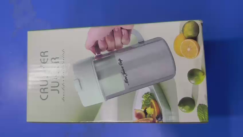 Professional Mini Juicer – Portable Blender